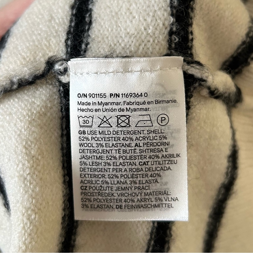 H&M Sweater - Picture 4 of 6
